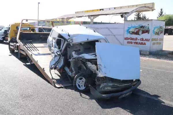 Hurdaya dönen aracı kaldırmaya gitti, kazada ölenlerin anne ve babası olması nedeniyle yıkıldı