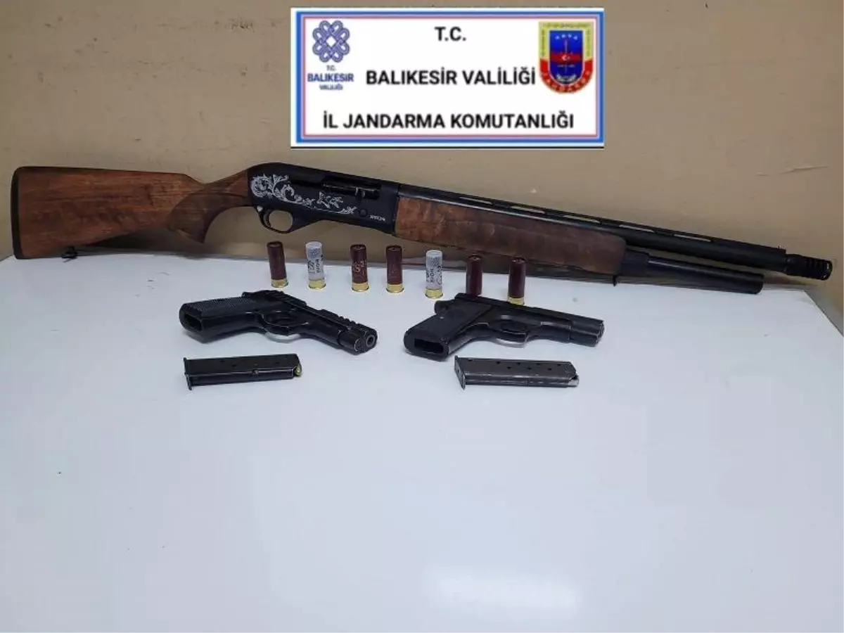 Balıkesir\'de jandarmadan asayiş ve uyuşturucu operasyonu