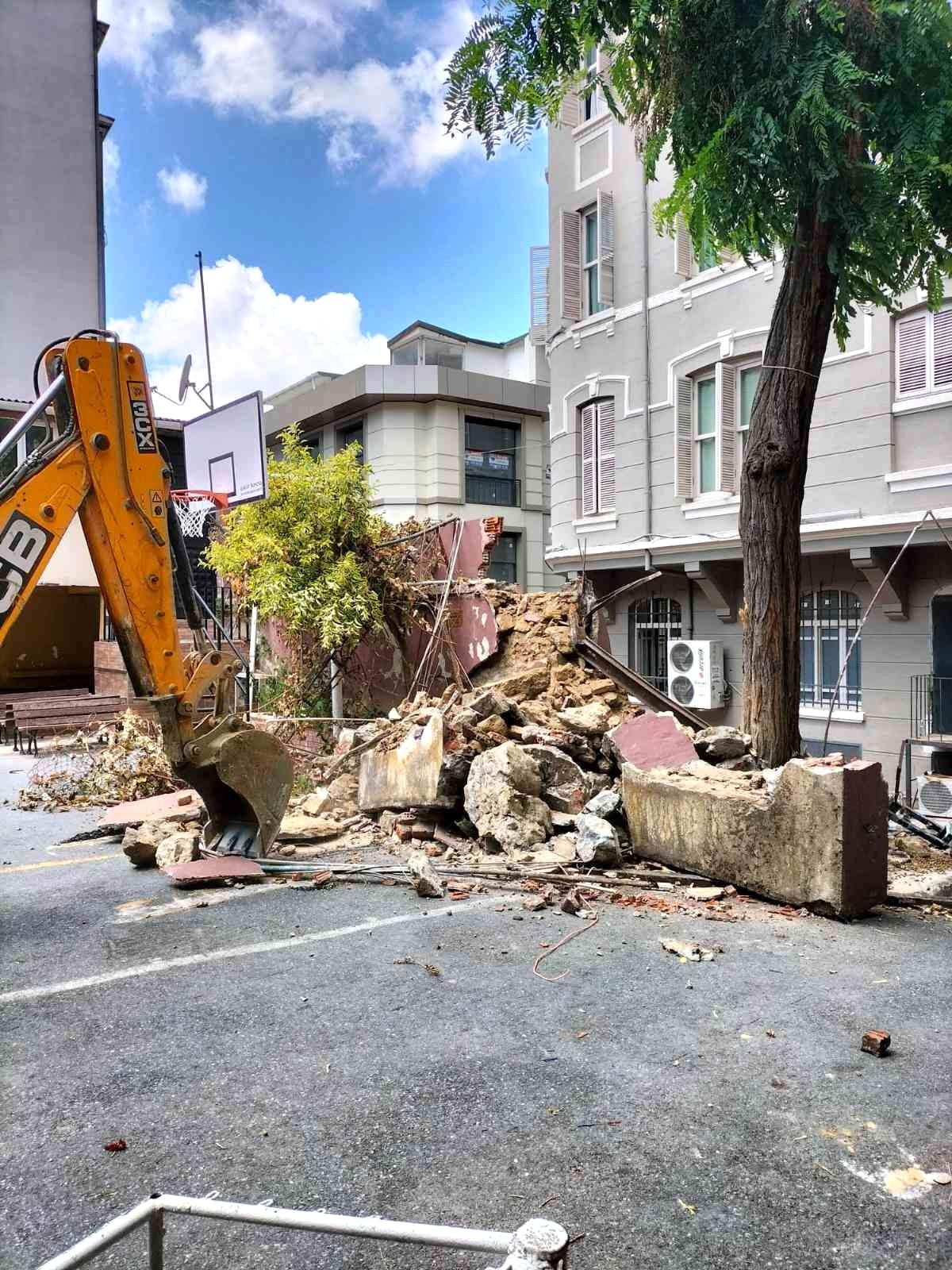 Beyoğlu\'nda okullar, yeni eğitim ve öğretim yılına hazırlanıyor