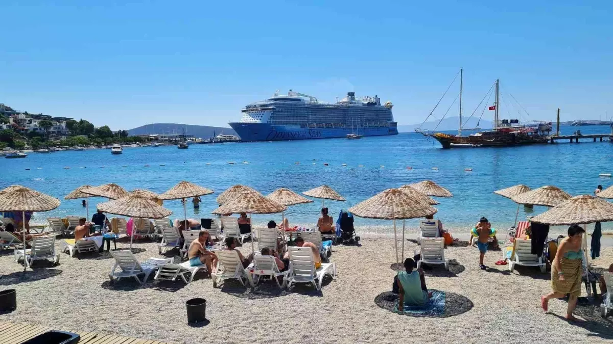 Bodrum\'a 2 kruvaziyerle 5 bin 316 turist geldi