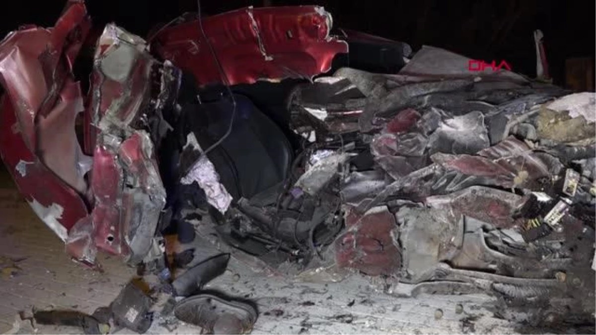 BURSA Çarpışan 2 araç 150 metre sürüklendi: 1 ölü, 3 ağır yaralı