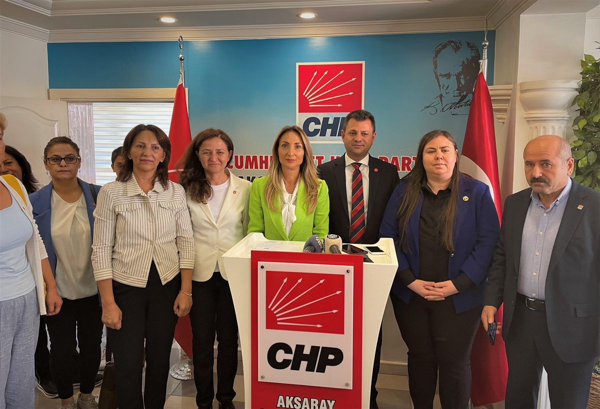 CHP\'li Nazlıaka, Aksaray\'da partisinin il başkanlığını ziyaret etti