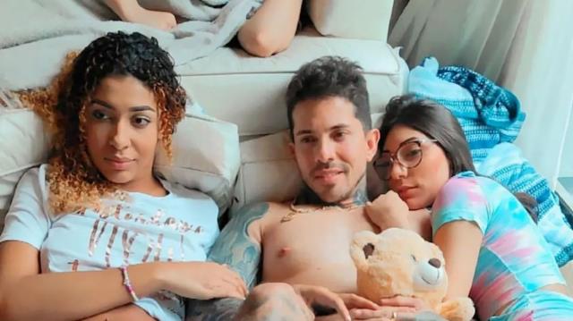 Evde 9 karısı olan adamın ilk eşi konuştu! Yaptığı itiraflar resmen bomba Evde 9 karısı olan adamın ilk eşi konuştu! Yaptığı itiraflar resmen bomba