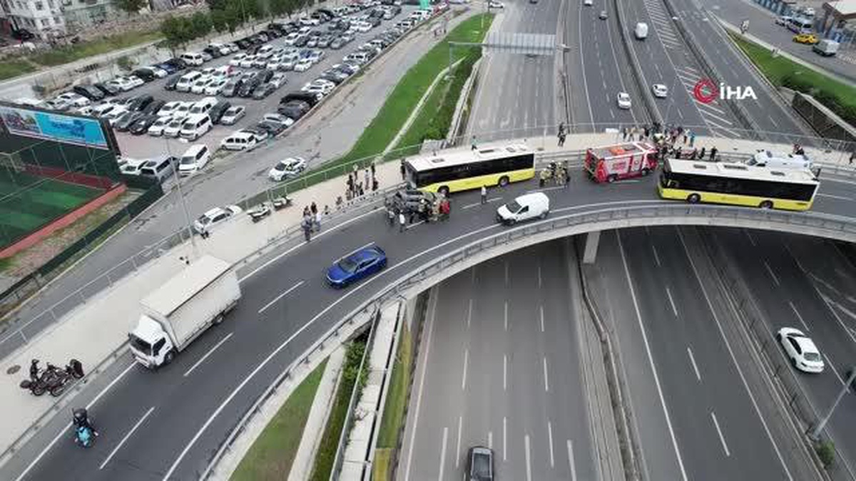 Yenikapı\'da bir İETT otobüsü kaza yaptı. Yaralılar olduğu öğrenilirken, olay yerine çok sayıda itfaiye ve ambulans sevk edildi.