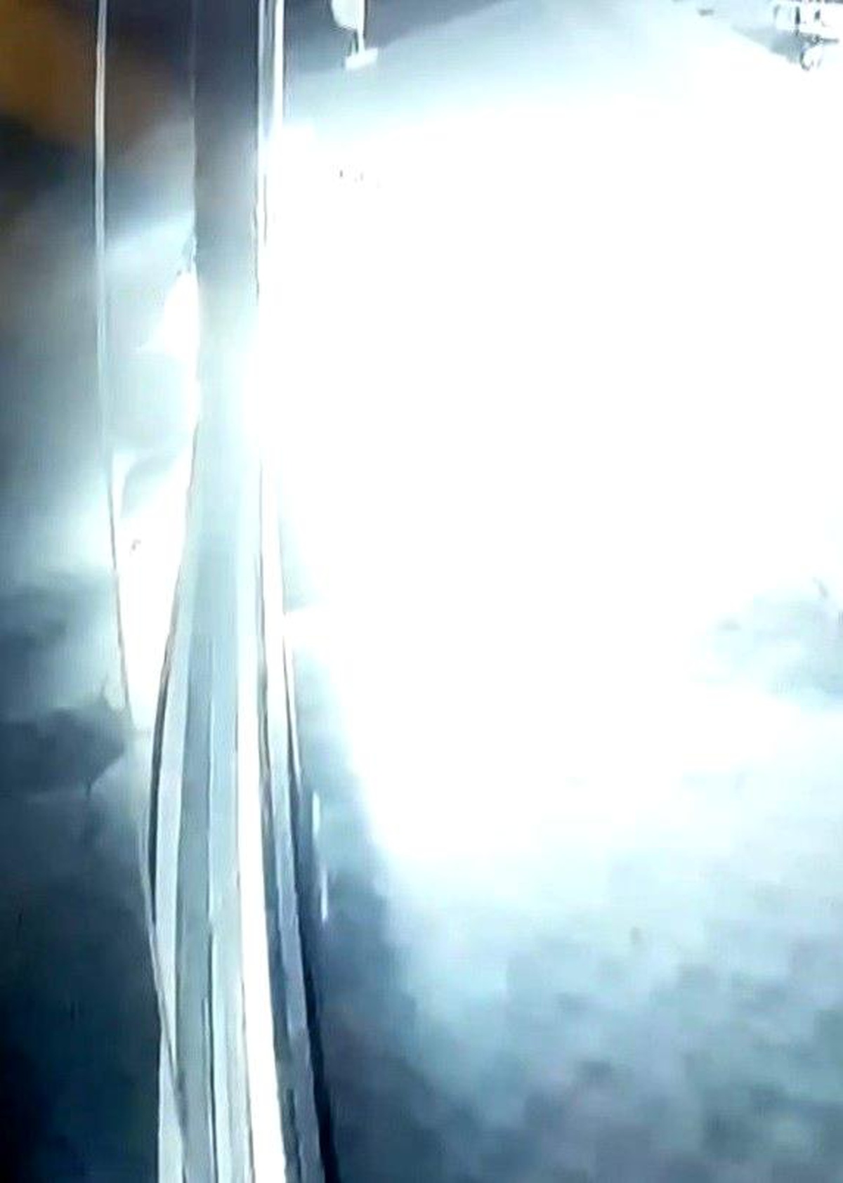 Hırsızlar klima motorunu çalmak istedi, gazı bomba gibi patladı