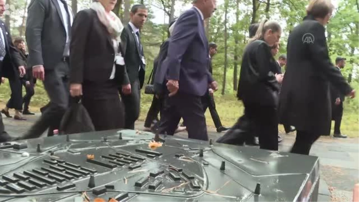 İsrail Cumhurbaşkanı Herzog, Bergen-Belsen Toplama Kampı\'nı ziyaret etti