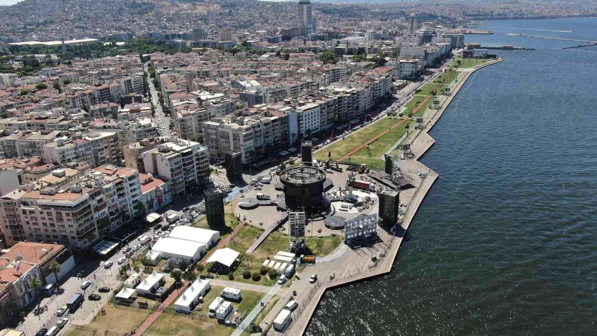 İzmir\'de Tarkan tarifesi 15 bin TL\'yi buluyor