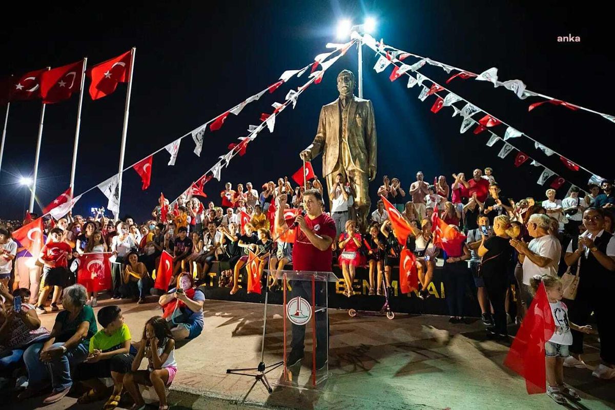 İzmir haber! Karşıyaka\'da Havada, Karada ve Denizde 9 Eylül Şöleni