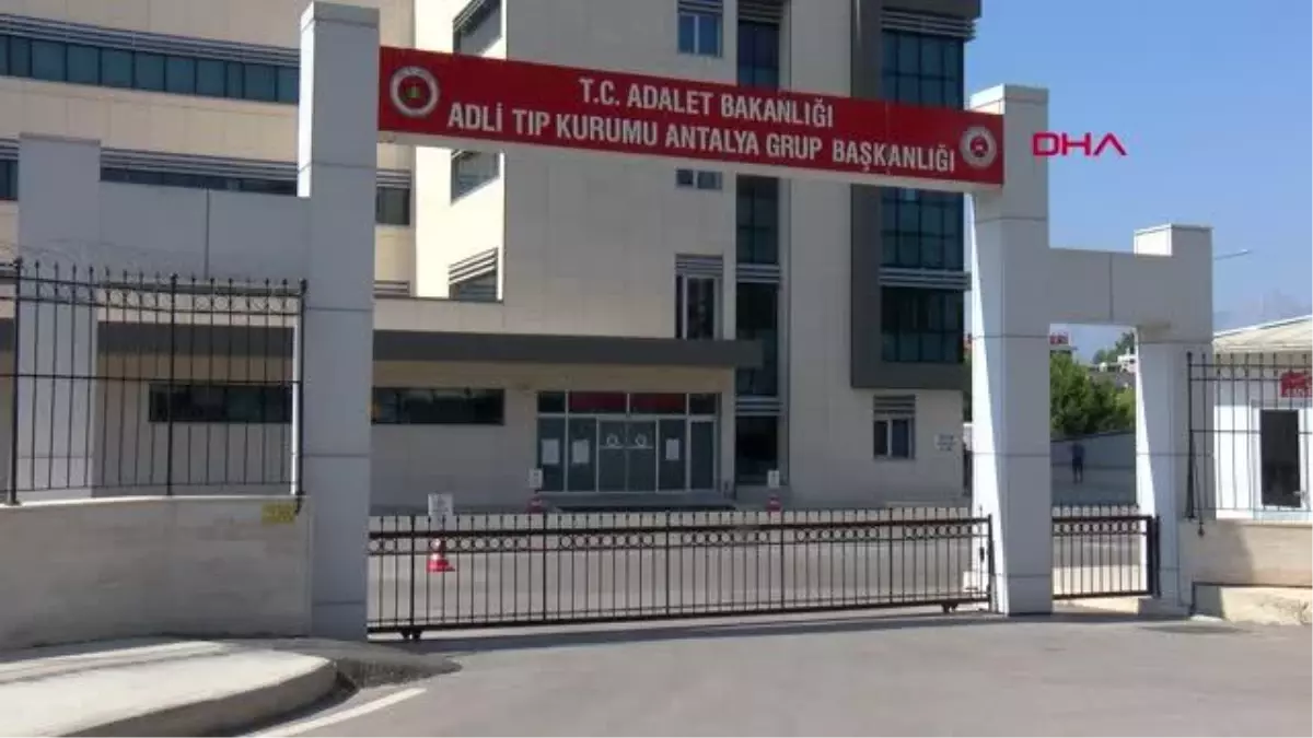 Oğlu kazada ölen anne, \'Beni neden bırakıp gittin\' diyerek ağladı