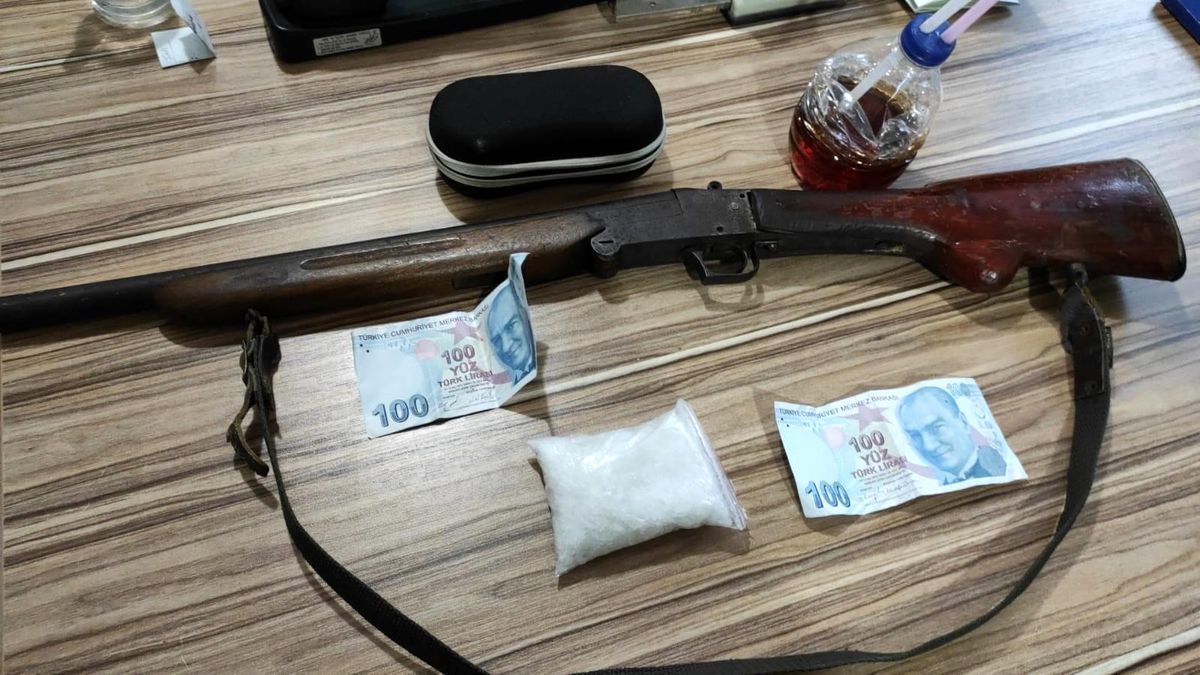 Kestel\'de iş yerinde uyuşturucu ticaretine polis baskını : 2 gözaltı