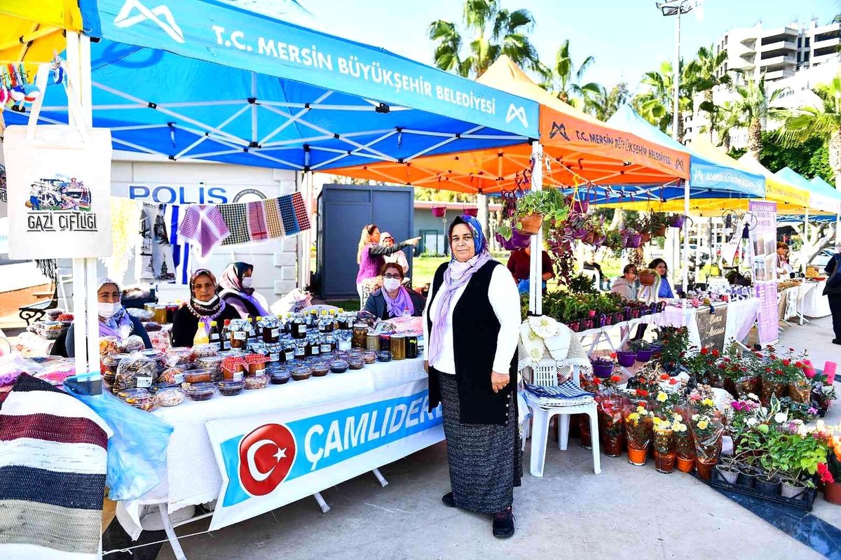 Mersin\'de Kadınlar Büyükşehirle, Ürünlerini Kazanca Dönüştürüyor