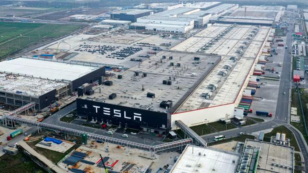 Tesla\'dan yeni hamle! İki ülkeye daha Gigafactory açılıyor