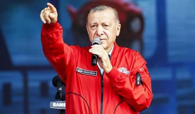Türkiye-Yunanistan arasında tansiyon had safhada! Ünlü profesörün 'ABD Türkiye'ye saldırabilir' sözleri akıllara geldi Türkiye-Yunanistan arasında tansiyon had safhada! Ünlü profesörün 'ABD Türkiye'ye saldırabilir' sözleri akıllara geldi