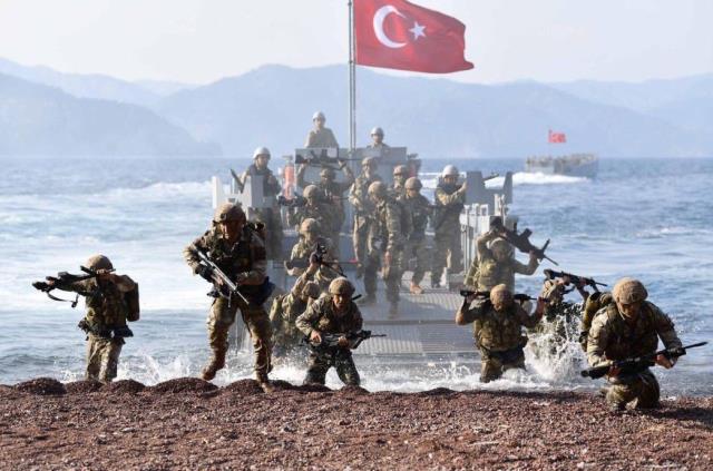 Türkiye-Yunanistan arasında tansiyon had safhada! Ünlü profesörün 'ABD Türkiye'ye saldırabilir' sözleri akıllara geldi Türkiye-Yunanistan arasında tansiyon had safhada! Ünlü profesörün 'ABD Türkiye'ye saldırabilir' sözleri akıllara geldi