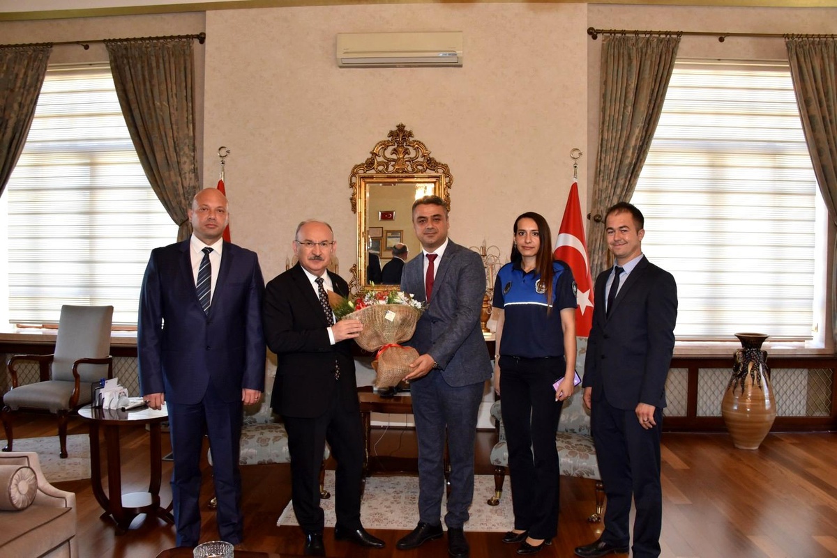 Zabıta Daire Başkanlığı Vali Karadeniz ve Başkan Ergün\'ü ziyaret etti
