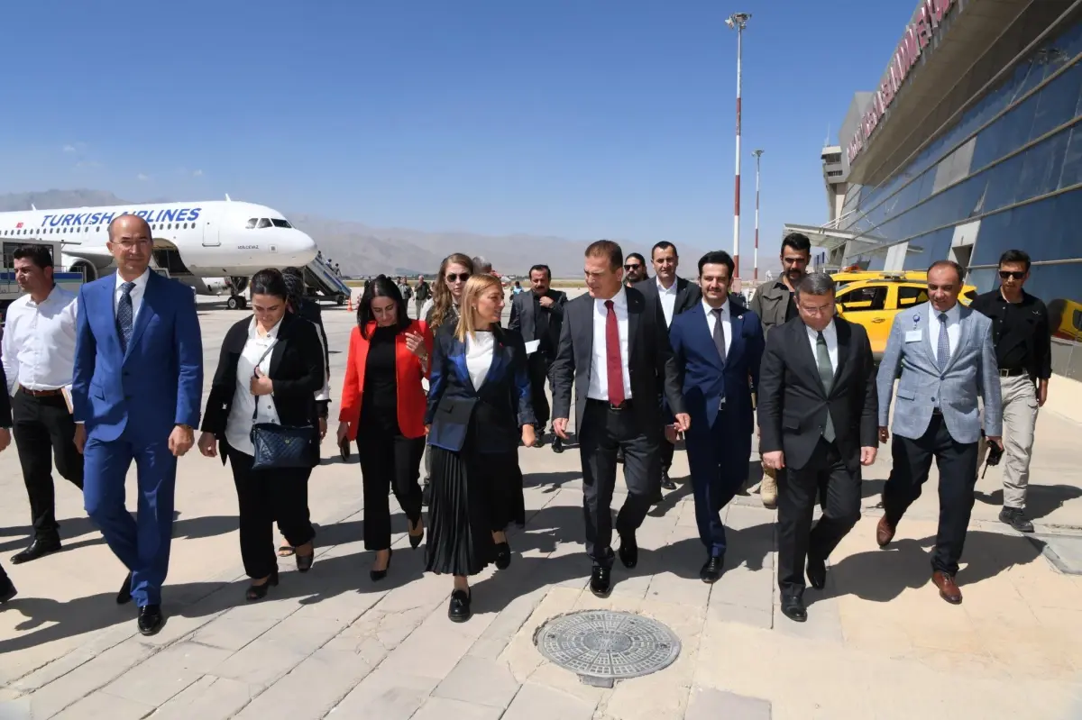 Aile ve Sosyal Hizmetler Bakan Yardımcısı Öncü, Hakkari\'de ziyaretlerde bulundu