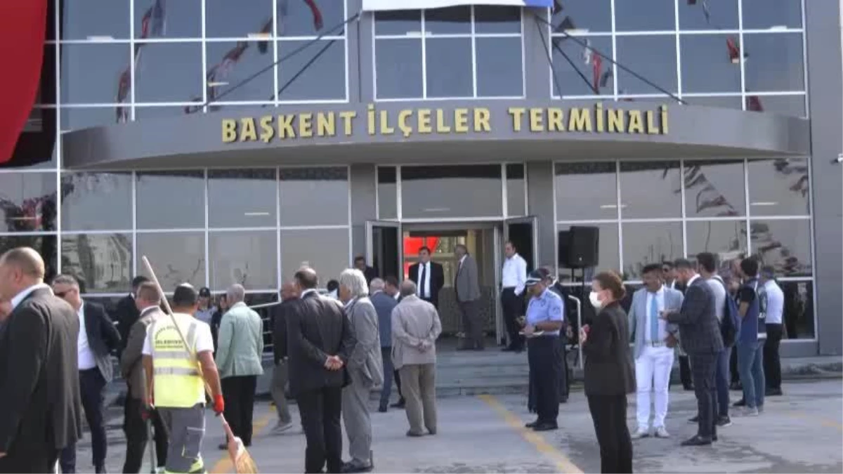 Ankara\'da Yeni Balık Hali ve İlçeler Terminali Açıldı. Maliyetlerden Yakınan Balıkçı: "Balıkçı Olarak Ben Bile 200 Liraya Balık Alamam"