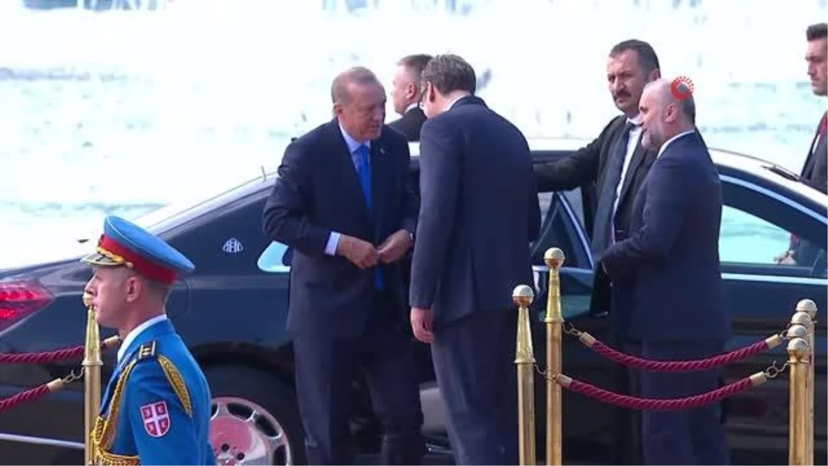 Cumhurbaşkanı Erdoğan, Sırbistan\'da resmi törenle karşılandı