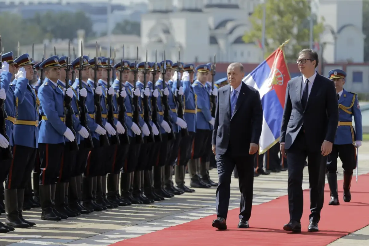 Cumhurbaşkanı Erdoğan, Sırbistan\'da resmi törenle karşılandı