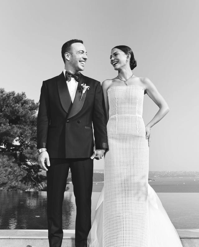 Demet Özdemir ve Oğuzhan Koç balayına çıktı! Yeni gelin bikinili pozlarıyla hayran bıraktı