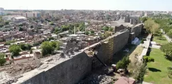 Diyarbakır surlarının 2 bin metrelik bölümü ve 17 burcu restore edildi; hedef 2 yılda tamamlamak