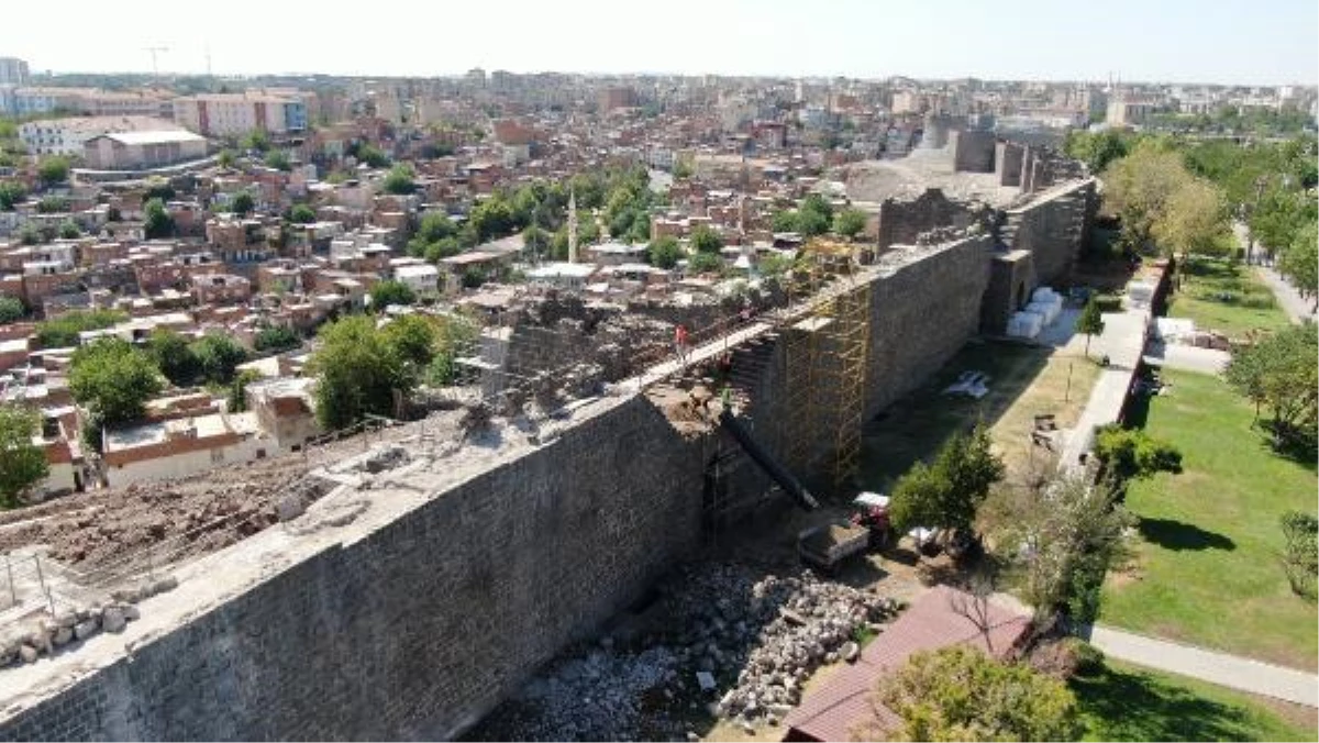Diyarbakır surlarının 2 bin metrelik bölümü ve 17 burcu restore edildi; hedef 2 yılda tamamlamak