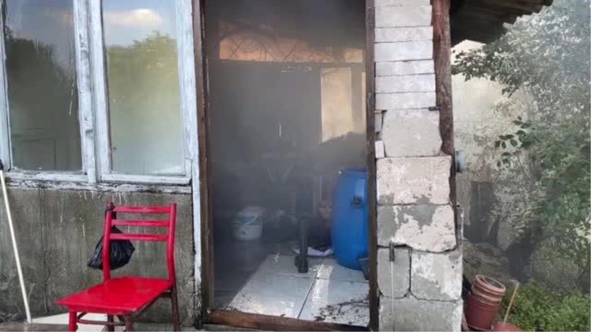 Edirne\'de otluk alanda çıkan yangında çiftlik evi zarar gördü