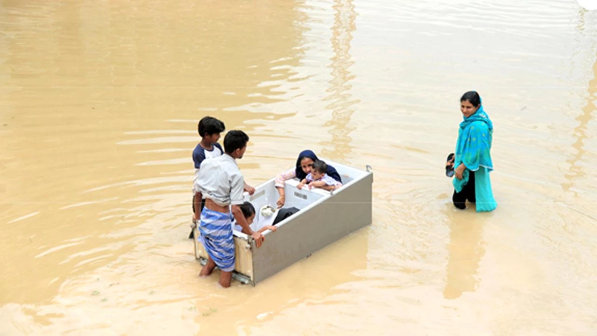 Hindistan\'ın Bangalore Kentinde Şiddetli Yağış Su Baskınlarına Yol Açtı