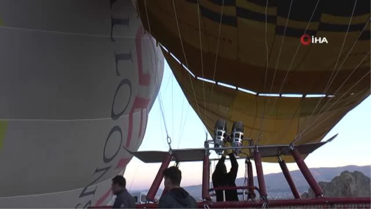 Kapadokya\'da balonlar, DMD hastalığının uçup gitmesi için uçtu