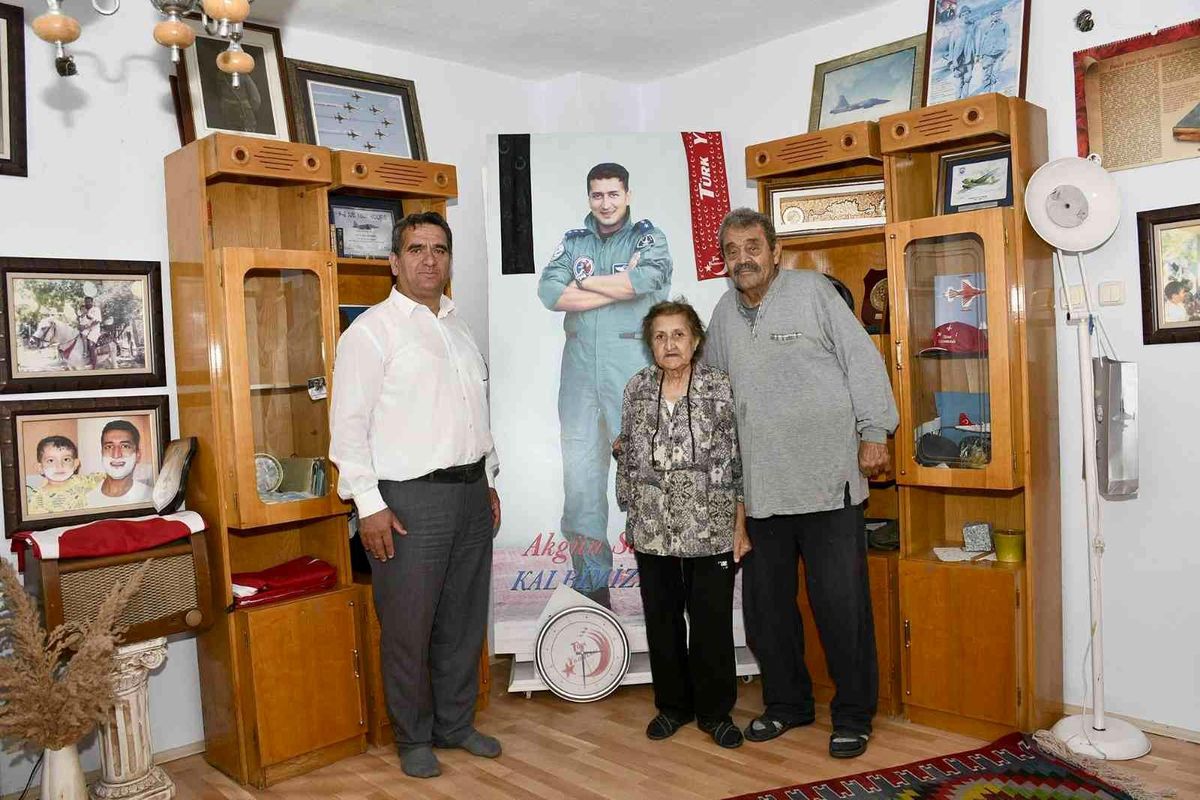 Kuşadası\'nın 100\'üncü Kurtuluş Yıl Dönümü\'nde şehit aileleri ve gaziler unutulmadı