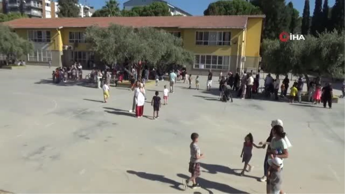 Okulda ziller Aydın\'ın kurtuluşu için çaldı, öğrenciler teneffüste Aydın Zeybeği oynayıp kurtuluşu kutladı