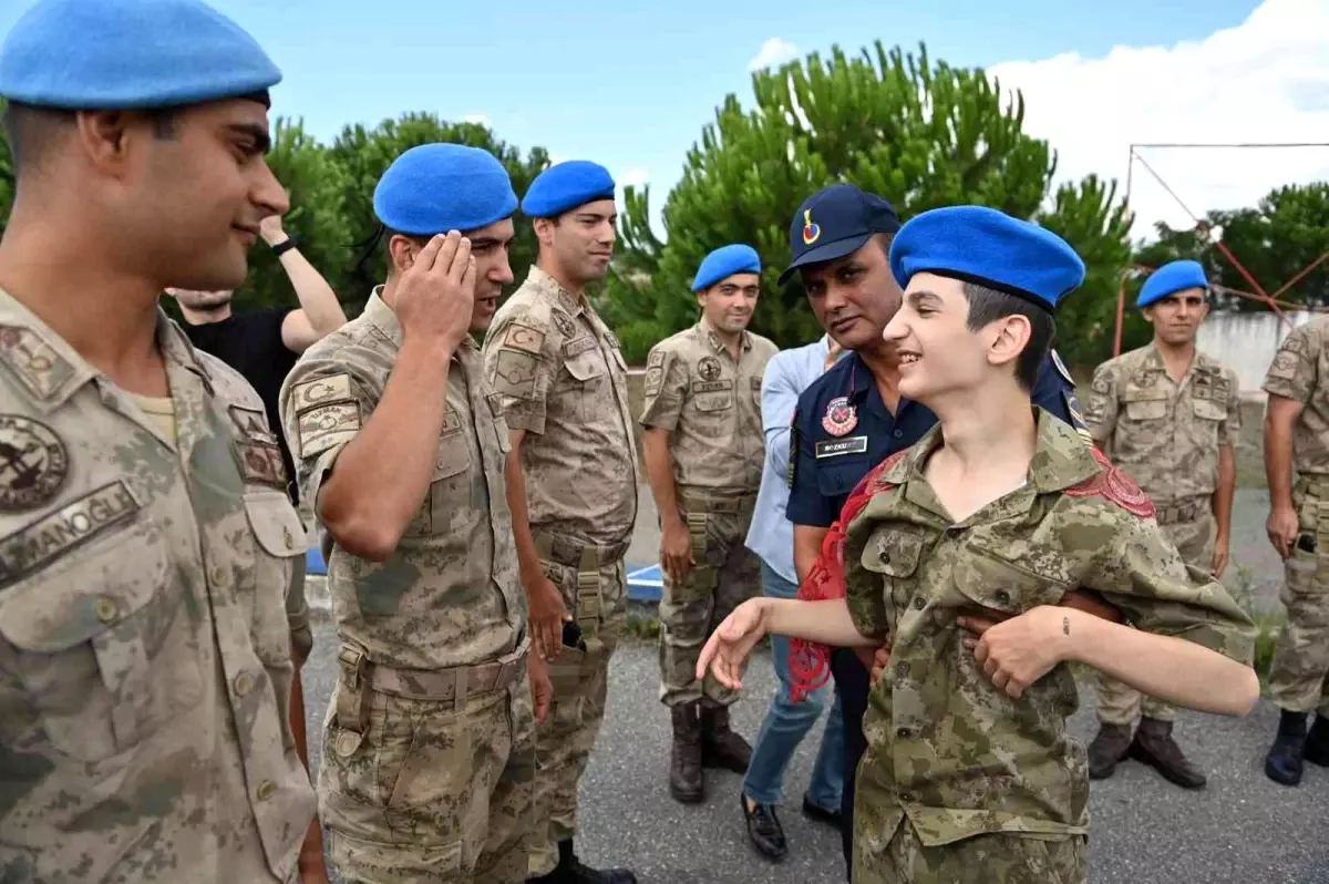 Özel çocuk Fehmi\'nin askerlik hayali gerçek oldu