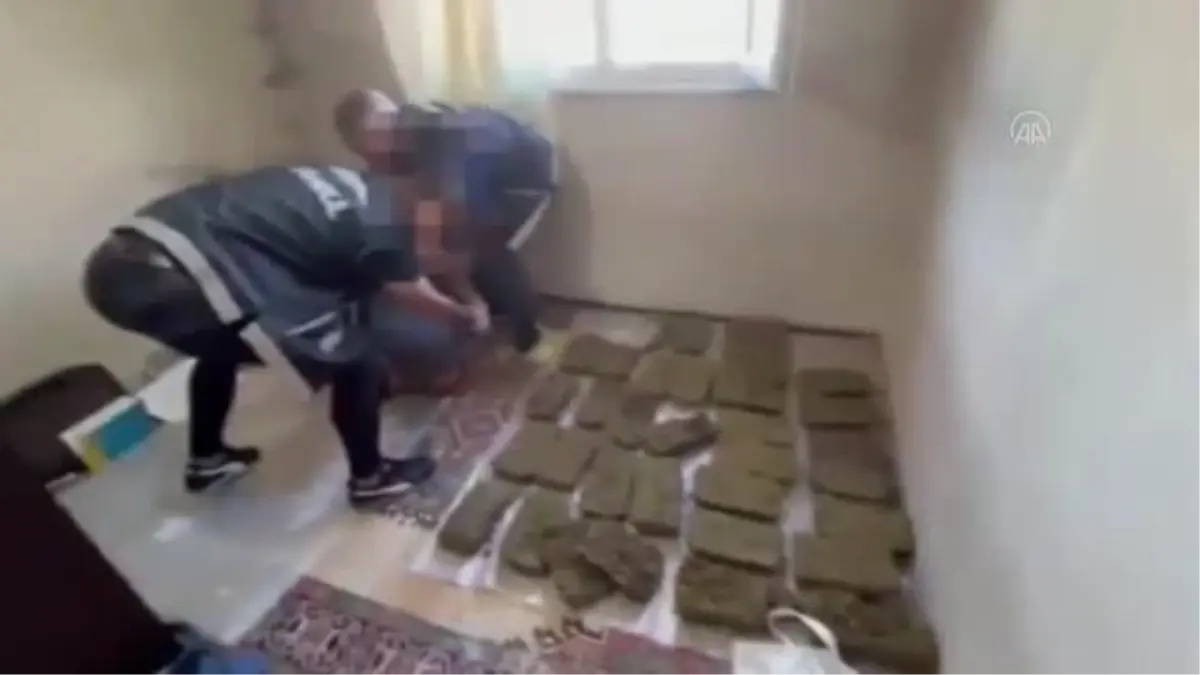 Bağcılar\'da uyuşturucu operasyonunda 2 kişi yakalandı
