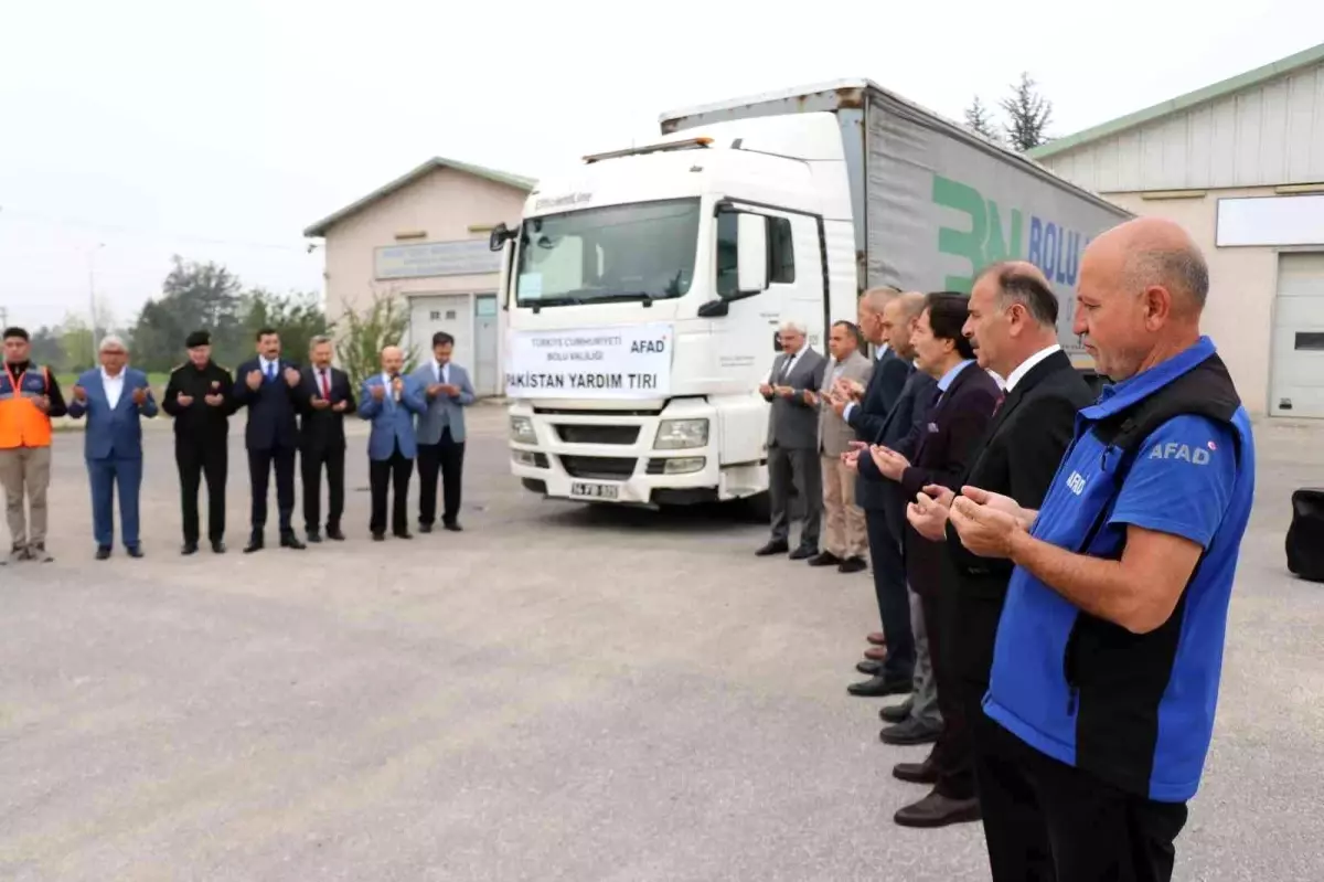 Bolu\'dan Pakistan\'a yardım tırı gönderildi