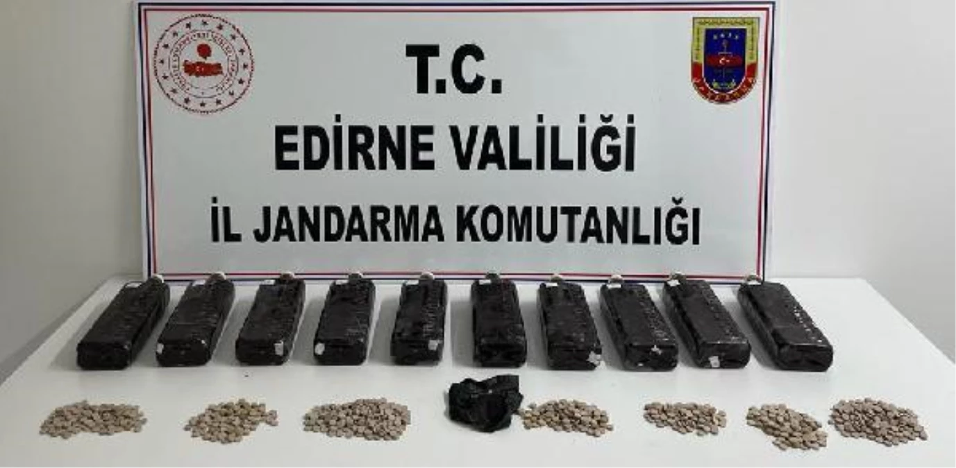 Edirne haber... Edirne\'de 13 kilogram afyon sakızı ile 967 adet uyuşturucu hap ele geçirildi