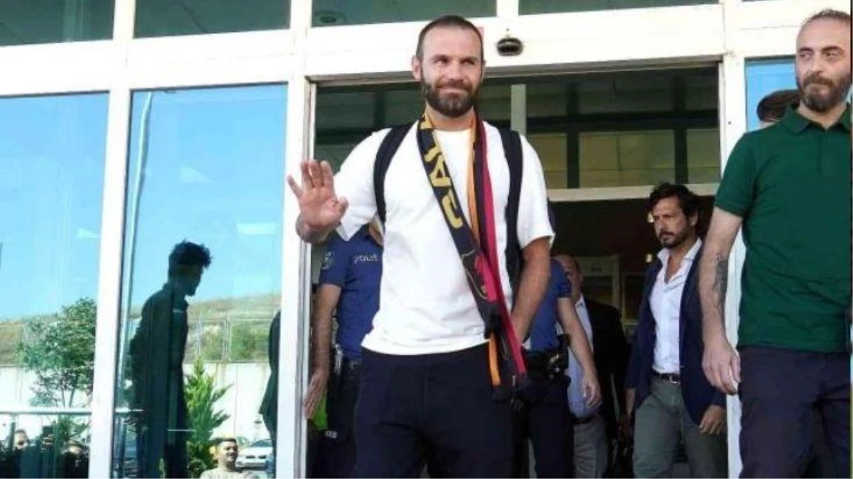 Galatasaray\'ın kadrosuna kattığı İspanyol yıldız Juan Mata, İstanbul\'a geldi