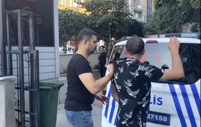 Konuşma bahanesiyle çağırdığı eşine yumrukladı! Olaya şahit olan vatandaşlar umursamadı