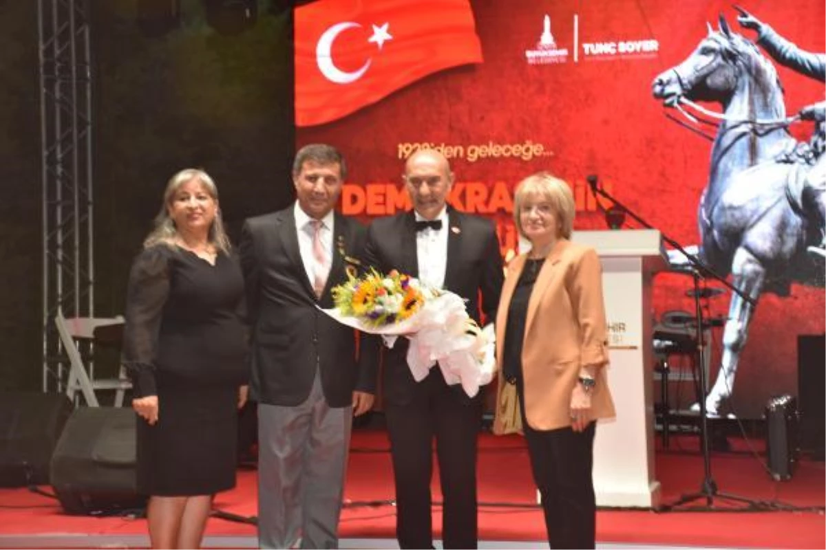 İzmir gündem haberleri | İzmir\'de kurtuluşun 100\'üncü yıldönümü kutlamaları resepsiyon ile başladı