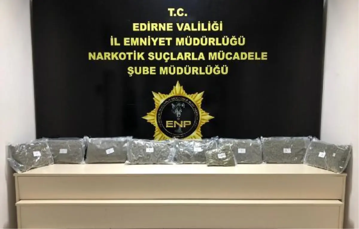 Kapıkule\'de durdurulan araçta 4 kilo 640 gram marihuana ele geçirildi (2)- Yeniden