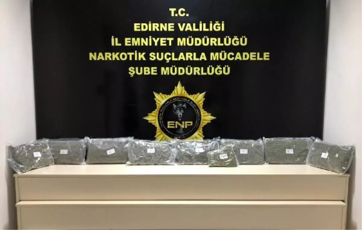 Kapıkulu\'de durdurulan araçta 4 kilo 640 gram marihuana ele geçirildi