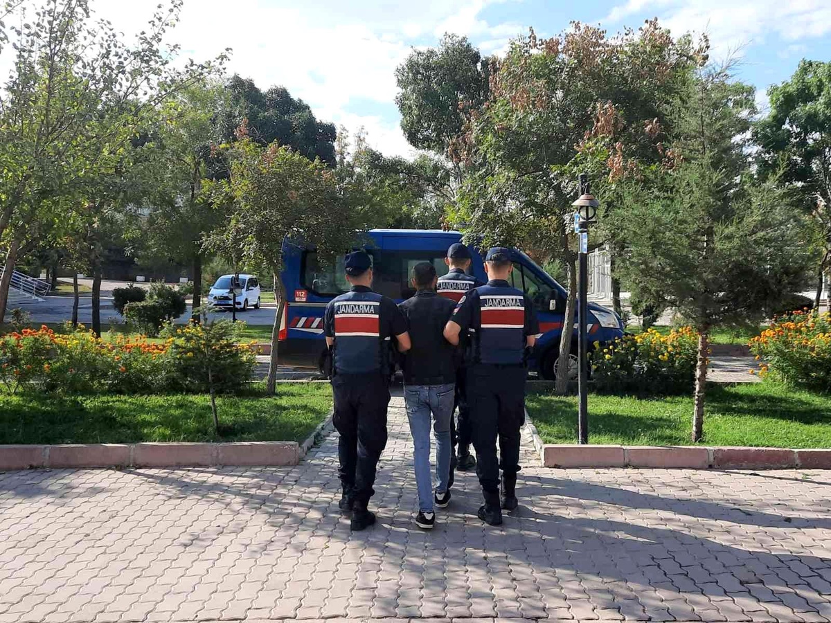 Kasten yaralamadan aranan şüpheli jandarma tarafından yakalandı