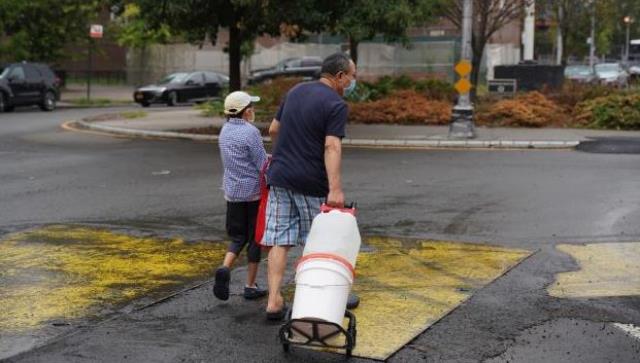 Musluktan zehir akıyor! ABD'nin kalbi New York'ta bir haftadır içme suyu yok Musluktan zehir akıyor! ABD'nin kalbi New York'ta bir haftadır içme suyu yok