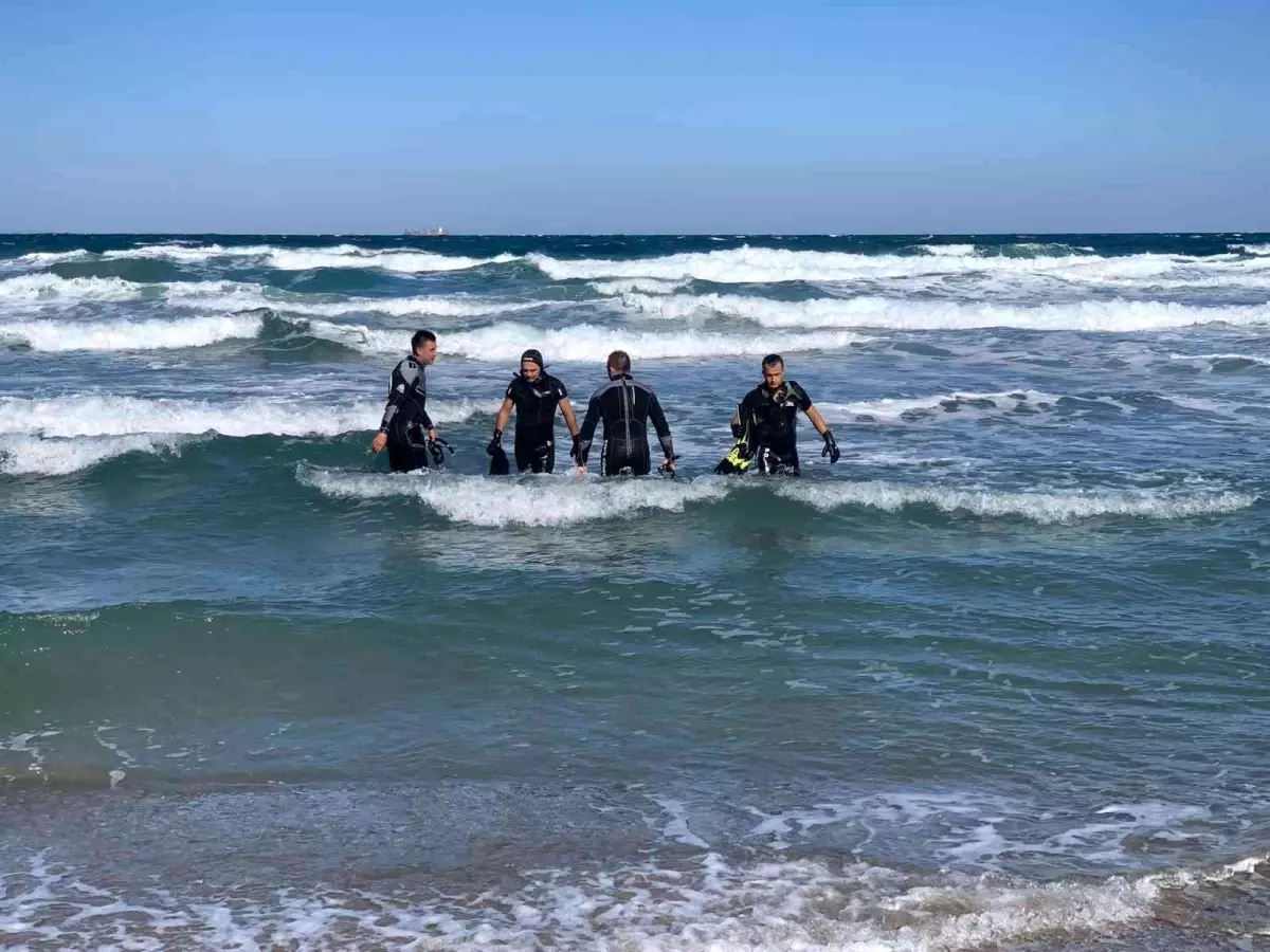 Tekirdağ\'da denize giren 2 kardeşten biri kayboldu, diğeri hastaneye kaldırıldı