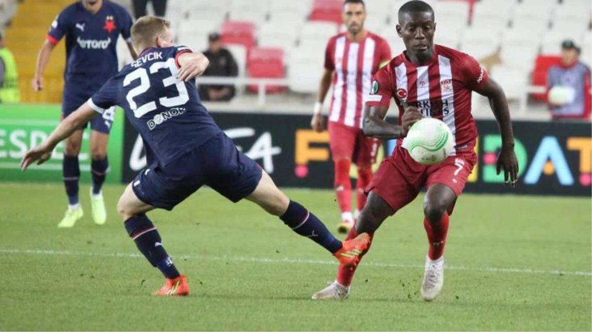 Ali Şaşal Vural uzatmada penaltıyı çıkardı! Sivasspor\'un Konferans Ligi serüveni 1 puanla başladı