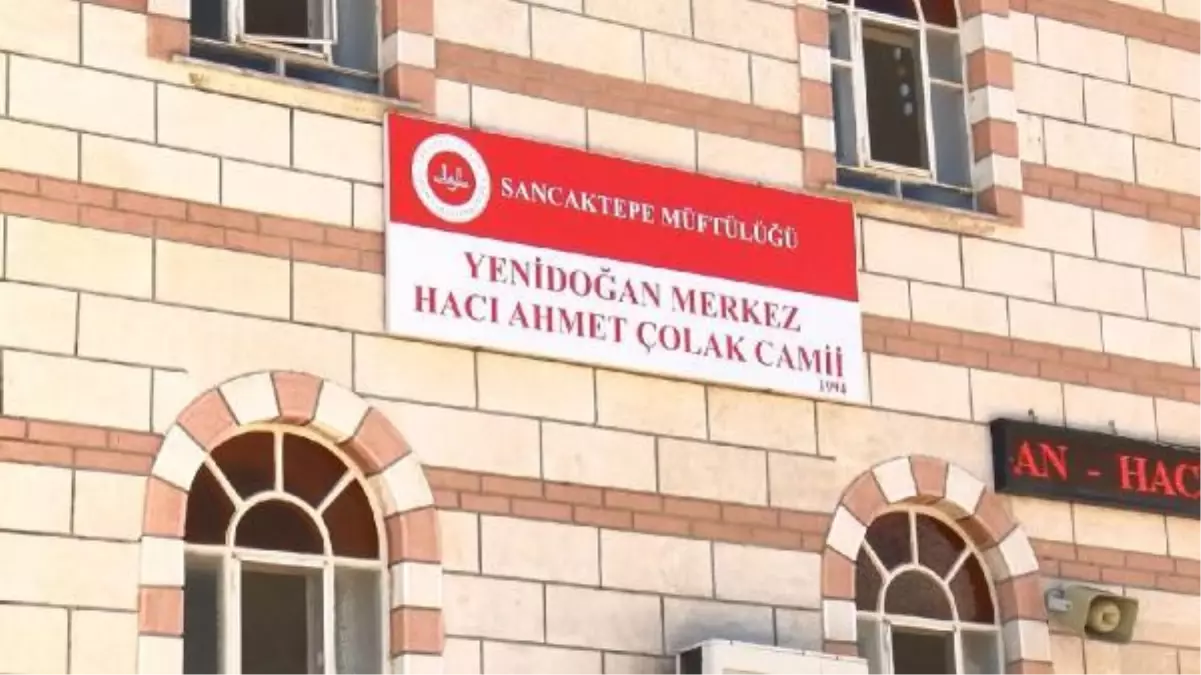 Bakan Karaismailoğlu Sancaktepe\'de cami cemaati ile buluştu