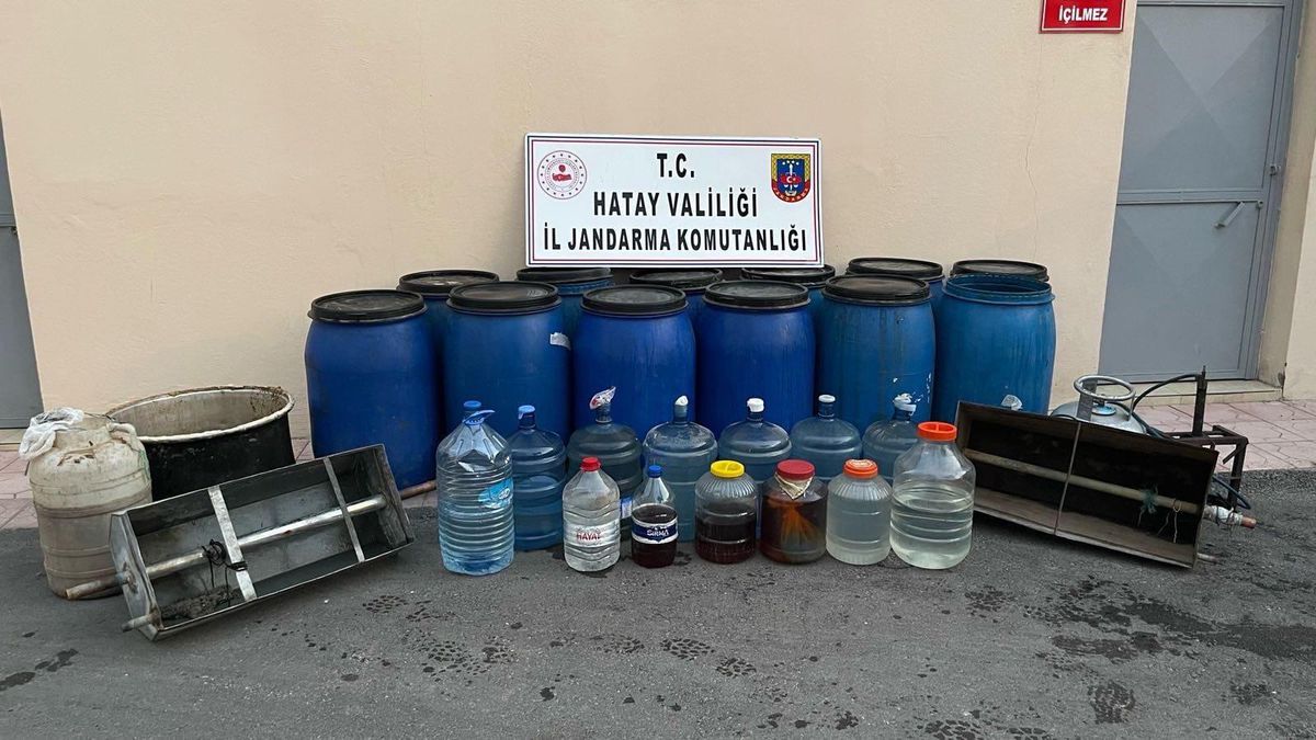 Hatay\'da 4 bin 250 litre sahte içki ele geçirildi
