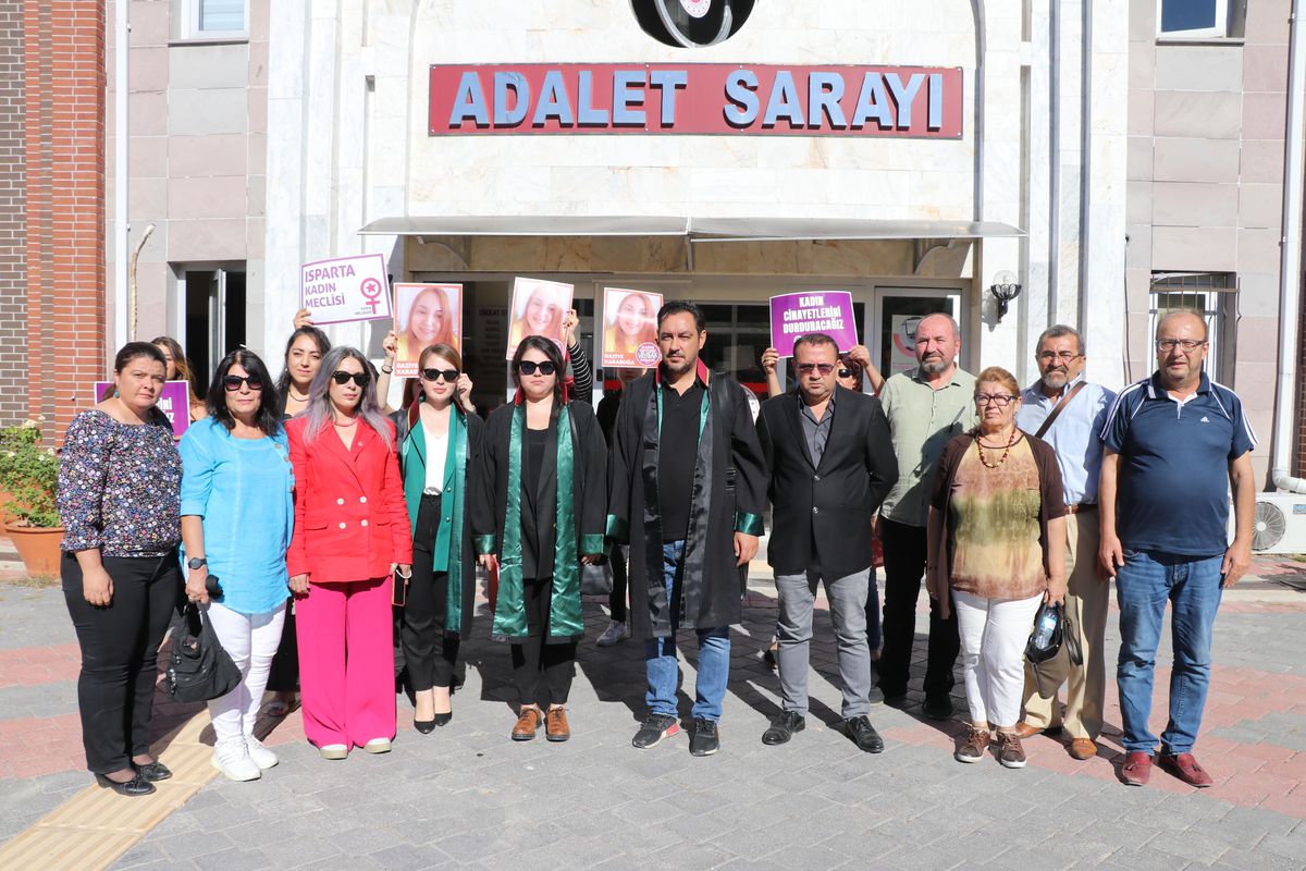 Isparta\'da birlikte yaşadığı hamile kadını öldüren sanık hakim karşısında