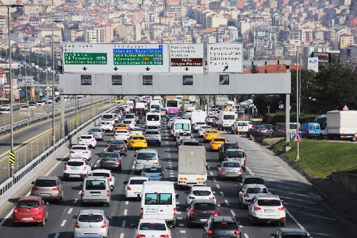İstanbul\'da her 30 dakikalık yolculuk 19 dakika uzuyor