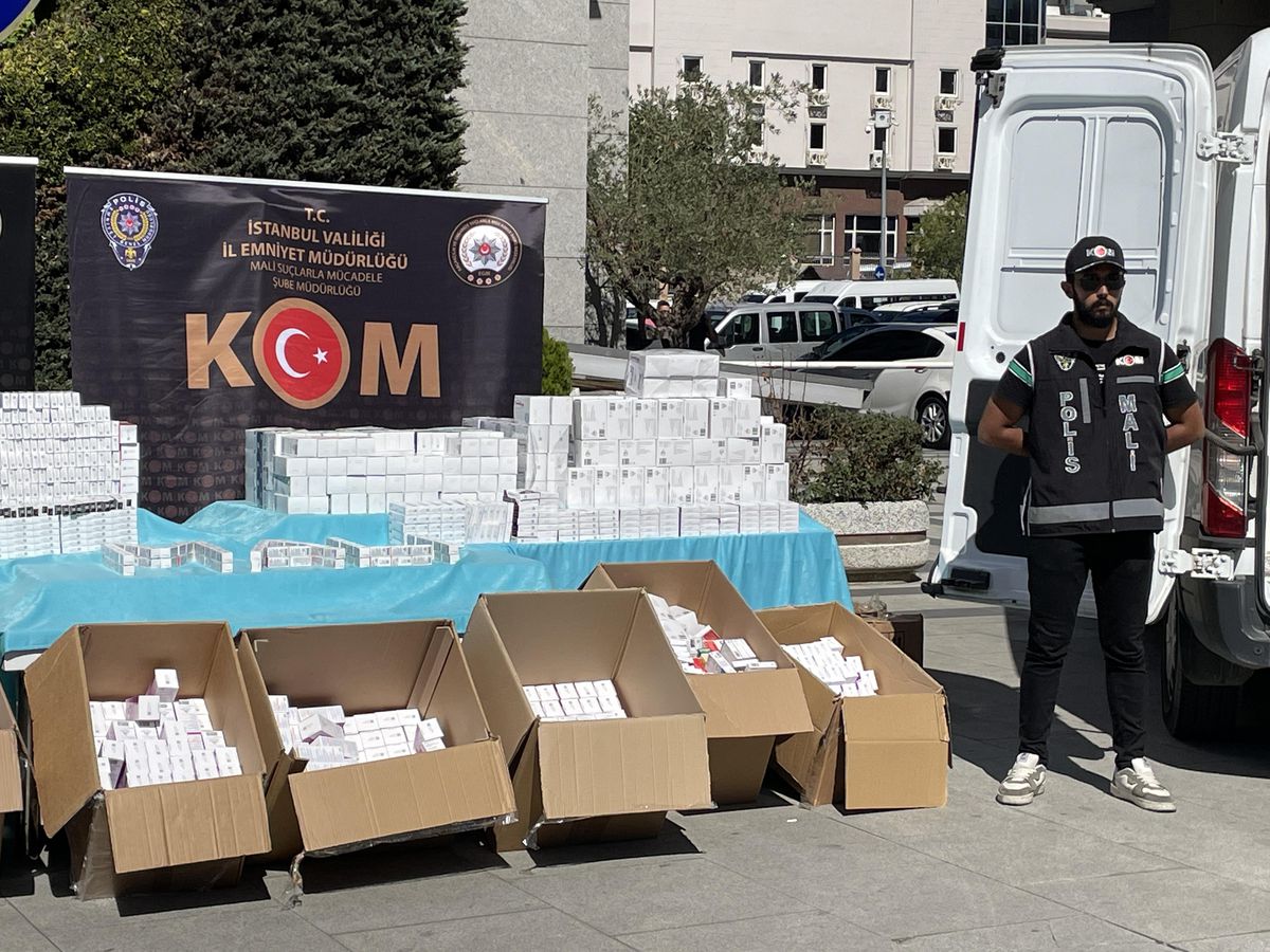 İstanbul\'da sahte ve kaçak ilaç operasyonunda 10 şüpheli yakalandı