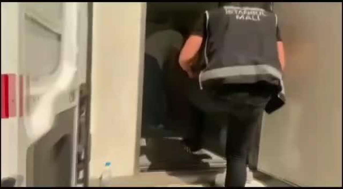 İstanbul\'da, Sgk\'ya Fatura Edilmiş Kanser İlaçlarını Satan 10 Kişi Yakalandı, Piyasa Değeri 15 Milyon Lirayı Aşan İlaç Ele Geçirildi